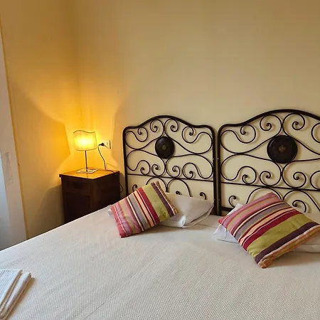 فندق مبيت وإفطار Adelaide Lakeview كومو