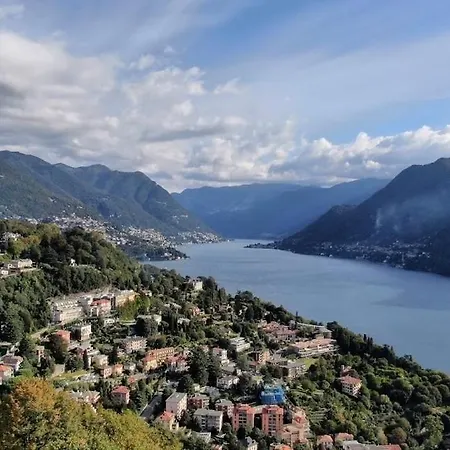 Adelaide Lakeview 3* كومو