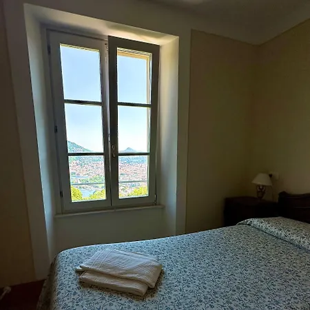 Adelaide Lakeview לינה וארוחת בוקר 3*