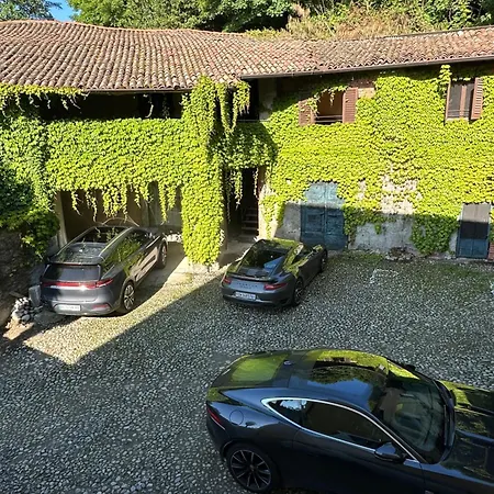 לינה וארוחת בוקר Adelaide Lakeview 3*