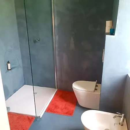 Adelaide Lakeview 3* קומו