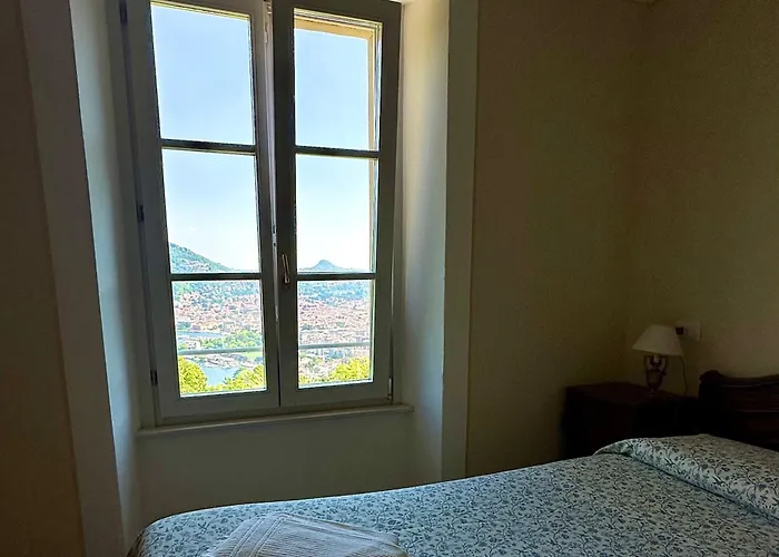 Adelaide Lakeview לינה וארוחת בוקר 3*