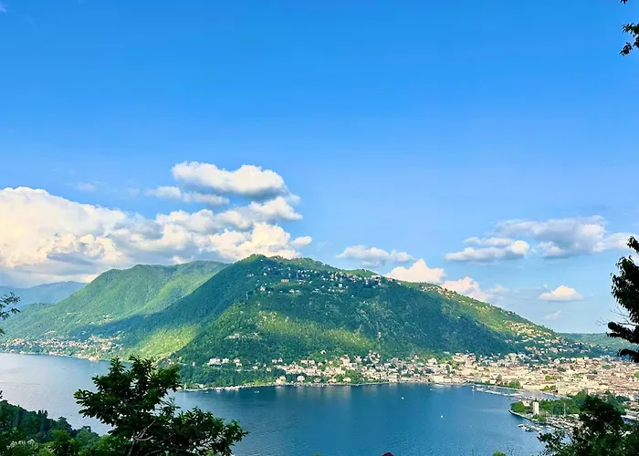 לינה וארוחת בוקר Adelaide Lakeview 3*