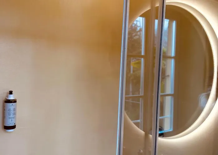 Adelaide Lakeview קומו