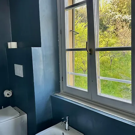 Adelaide Lakeview 3*